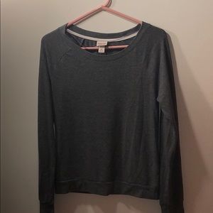 grey long sleeve tshirt